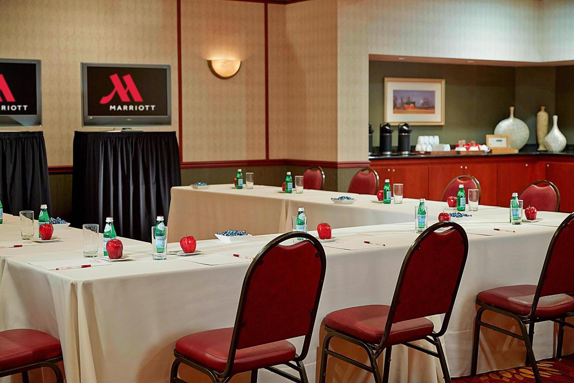Hotel Marriott Hartford/Windsor Airport Exteriér fotografie
